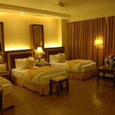 Hotel Picasso Paschim Vihar Delhi - Couple Friendly Local Ids Accepted Exterior foto