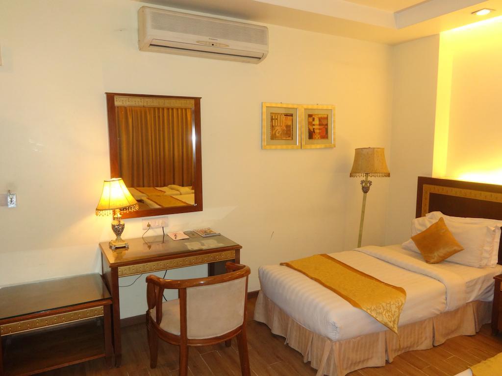 Hotel Picasso Paschim Vihar Delhi - Couple Friendly Local Ids Accepted Quarto foto