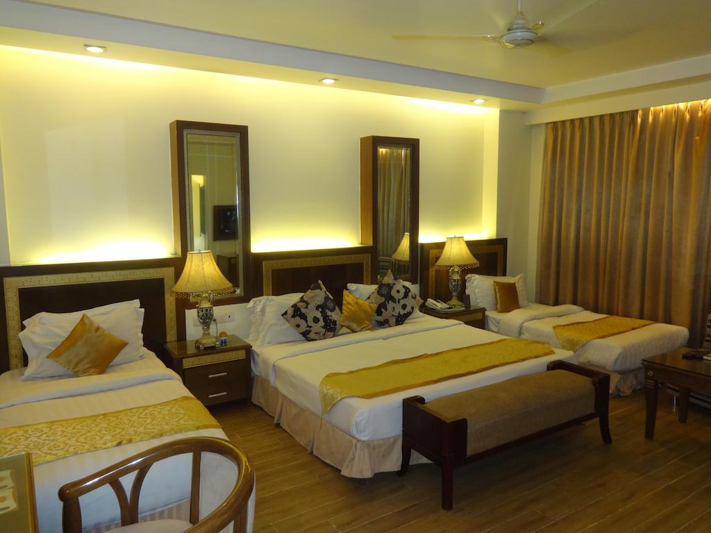 Hotel Picasso Paschim Vihar Delhi - Couple Friendly Local Ids Accepted Exterior foto